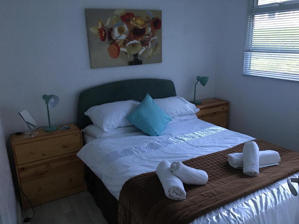 Woodland Views Central Heated Cabin Dartmouth Esterno foto