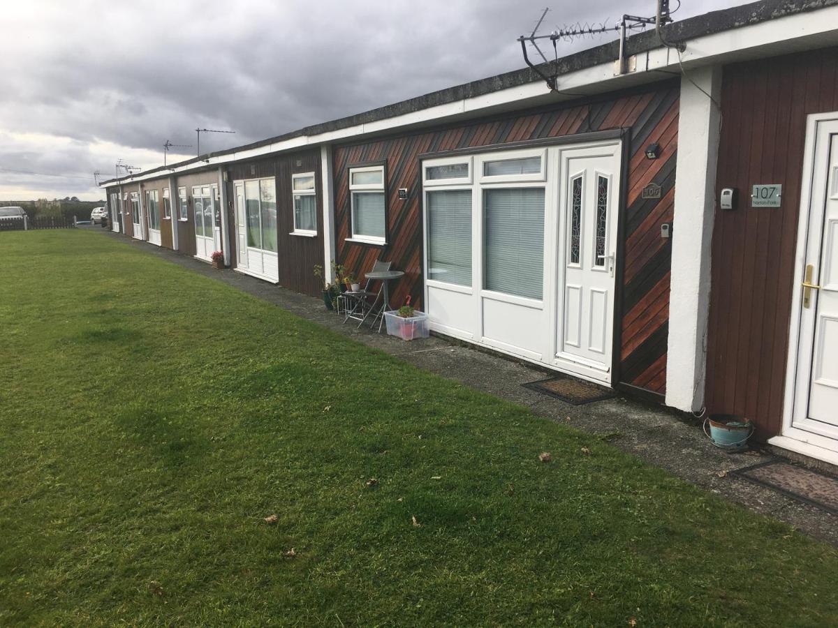 Woodland Views Central Heated Cabin Dartmouth Esterno foto